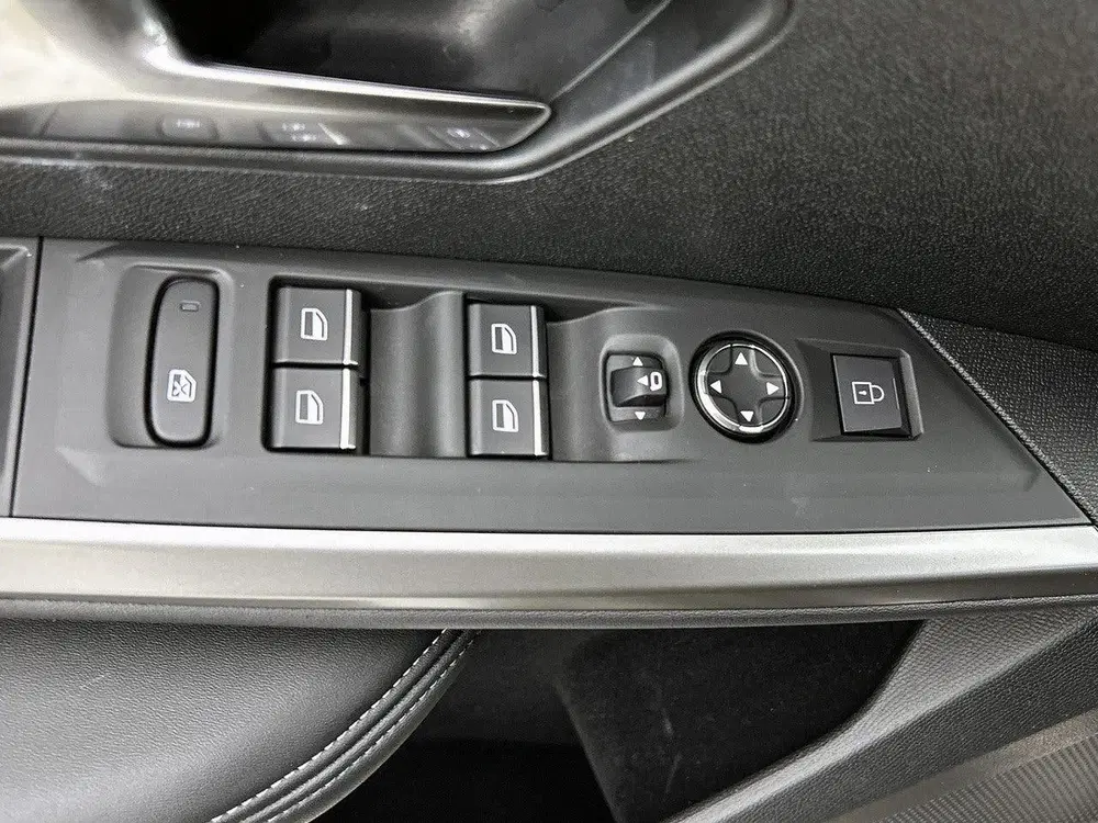 Peugeot 5008 GT 145pk Hybrid Automaat uit 2025, foto 15