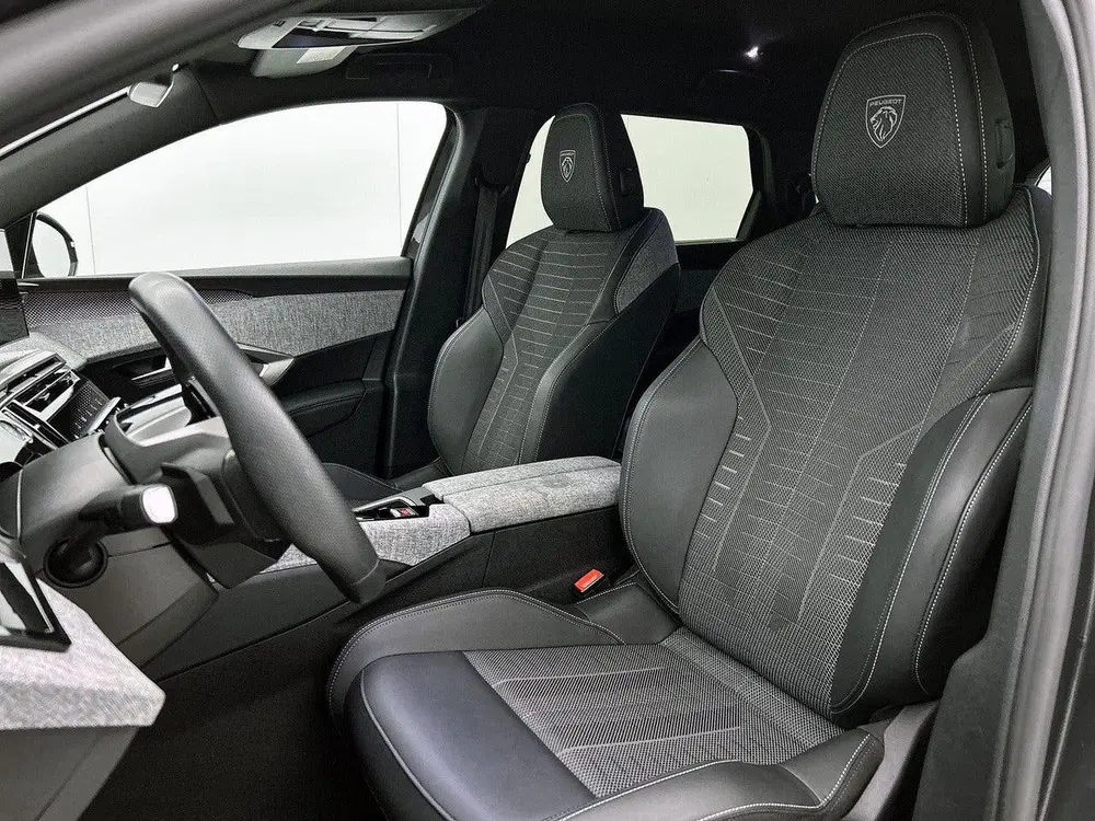 Peugeot 5008 GT 145pk Hybrid Automaat uit 2025, foto 9