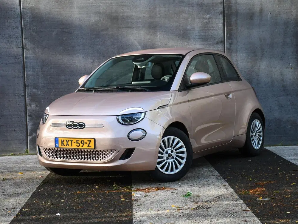 Fiat 500e Urban 42 kWh 118pk Automaat DAB uit 2023