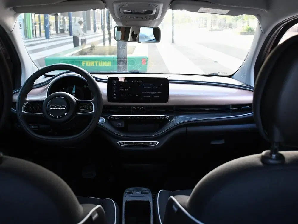 Fiat 500e Urban 42 kWh 118pk Automaat DAB uit 2023, foto 13