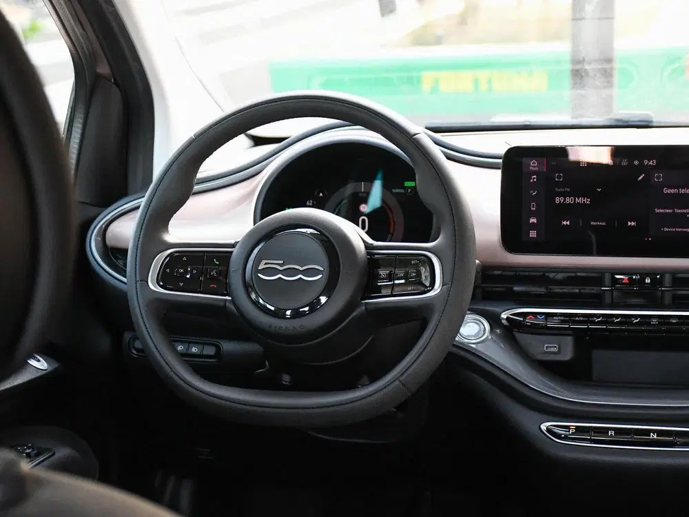Fiat 500e Urban 42 kWh 118pk Automaat DAB uit 2023, foto 14