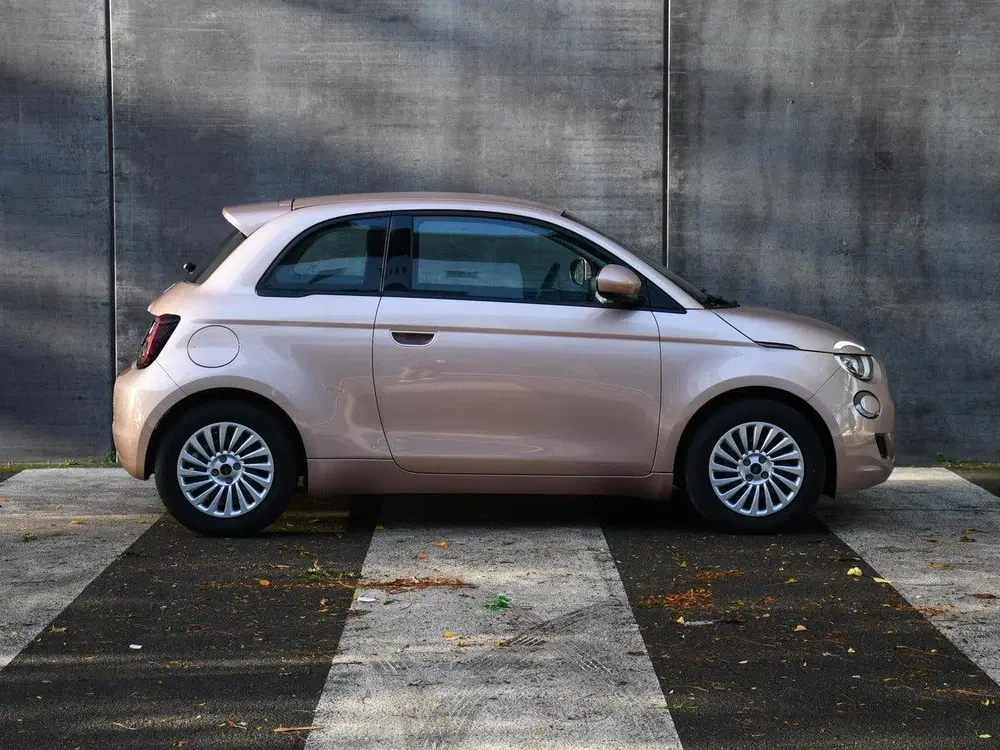 Fiat 500e Urban 42 kWh 118pk Automaat DAB uit 2023, foto 4