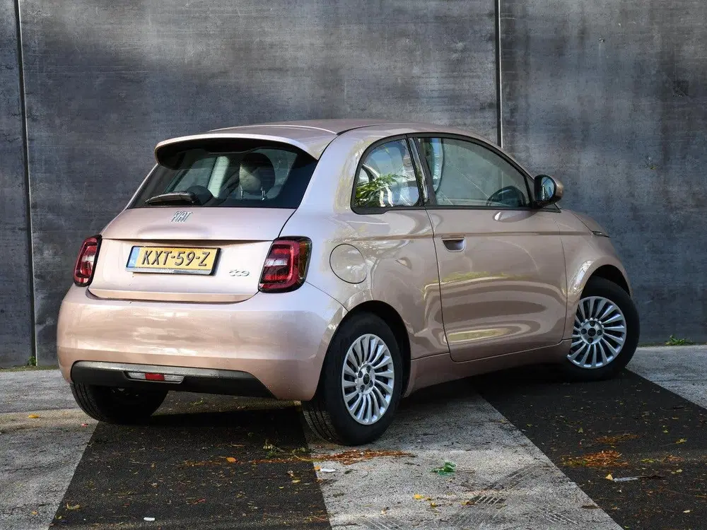 Fiat 500e Urban 42 kWh 118pk Automaat DAB uit 2023, foto 5