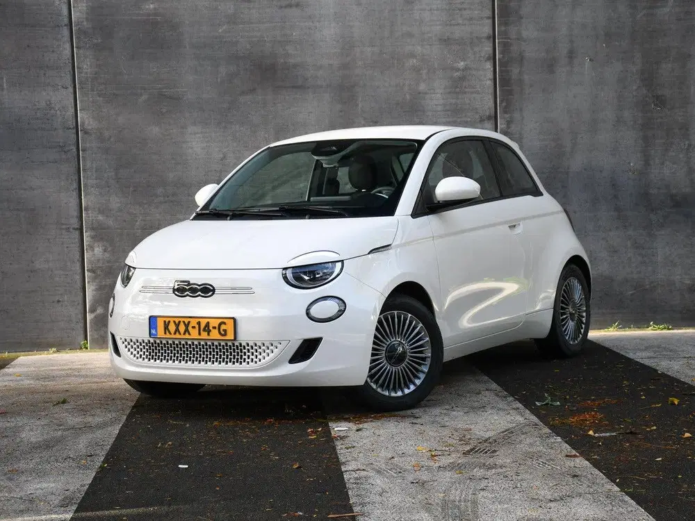 Fiat 500e Urban 42 kWh 118pk Automaat DAB uit 2023