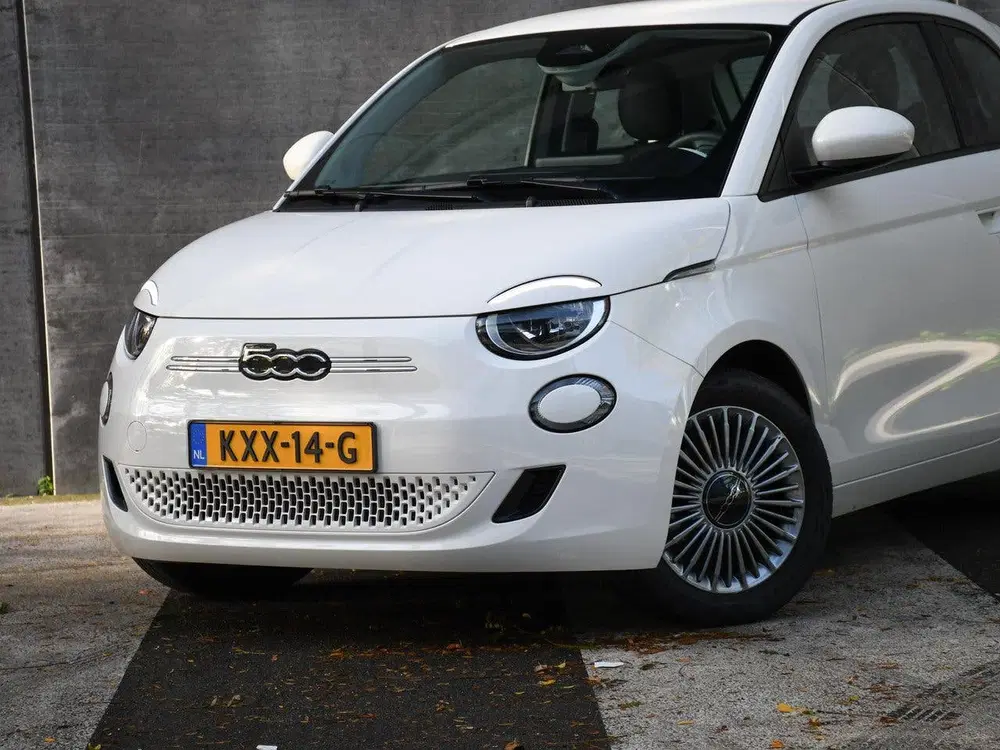 Fiat 500e Urban 42 kWh 118pk Automaat DAB uit 2023, foto 2