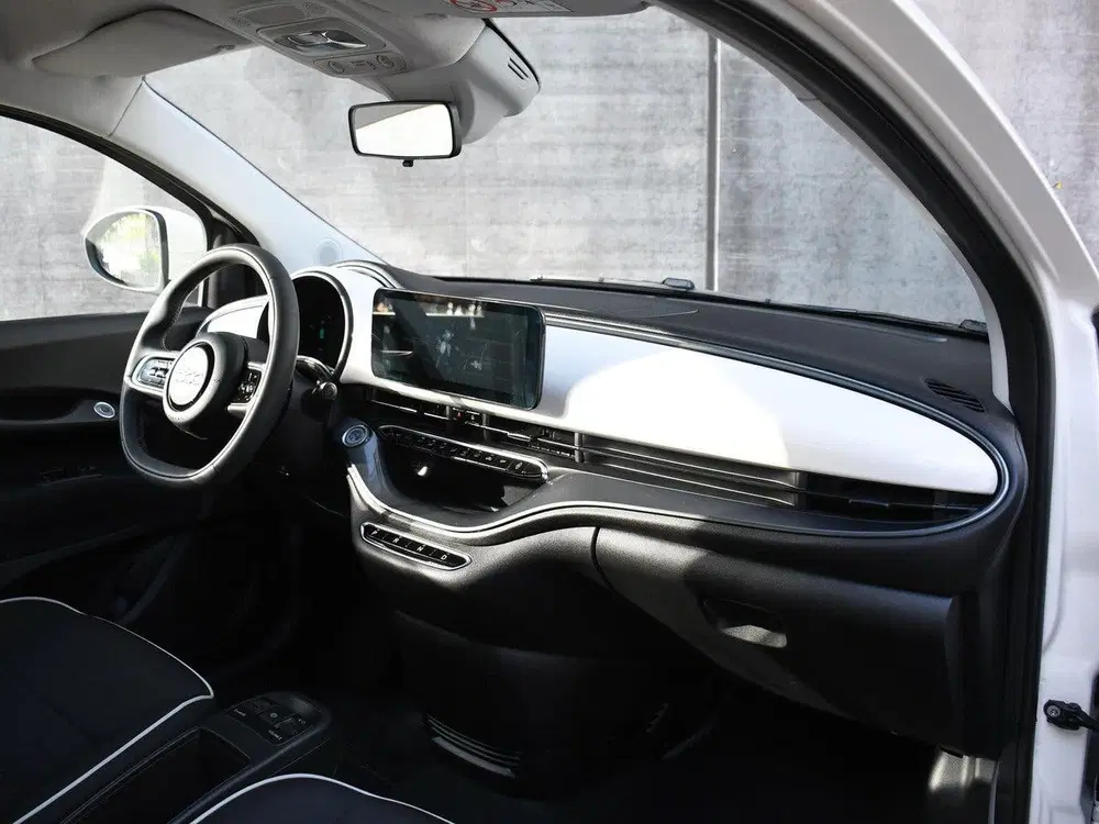 Fiat 500e Urban 42 kWh 118pk Automaat DAB uit 2023, foto 9