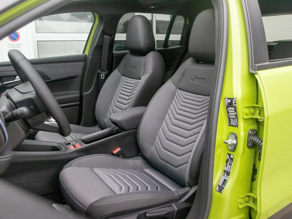 Jeep Avenger Summit 54 kWh uit 2026, foto 13