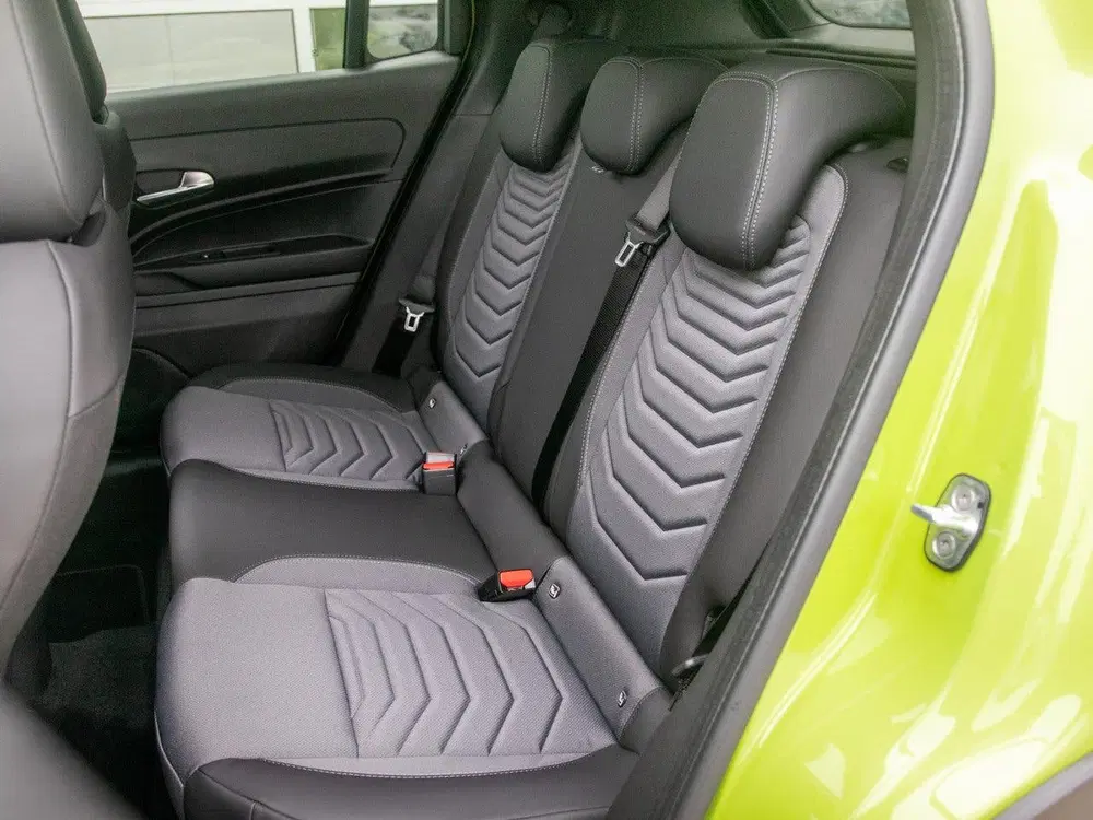 Jeep Avenger Summit 54 kWh uit 2026, foto 14