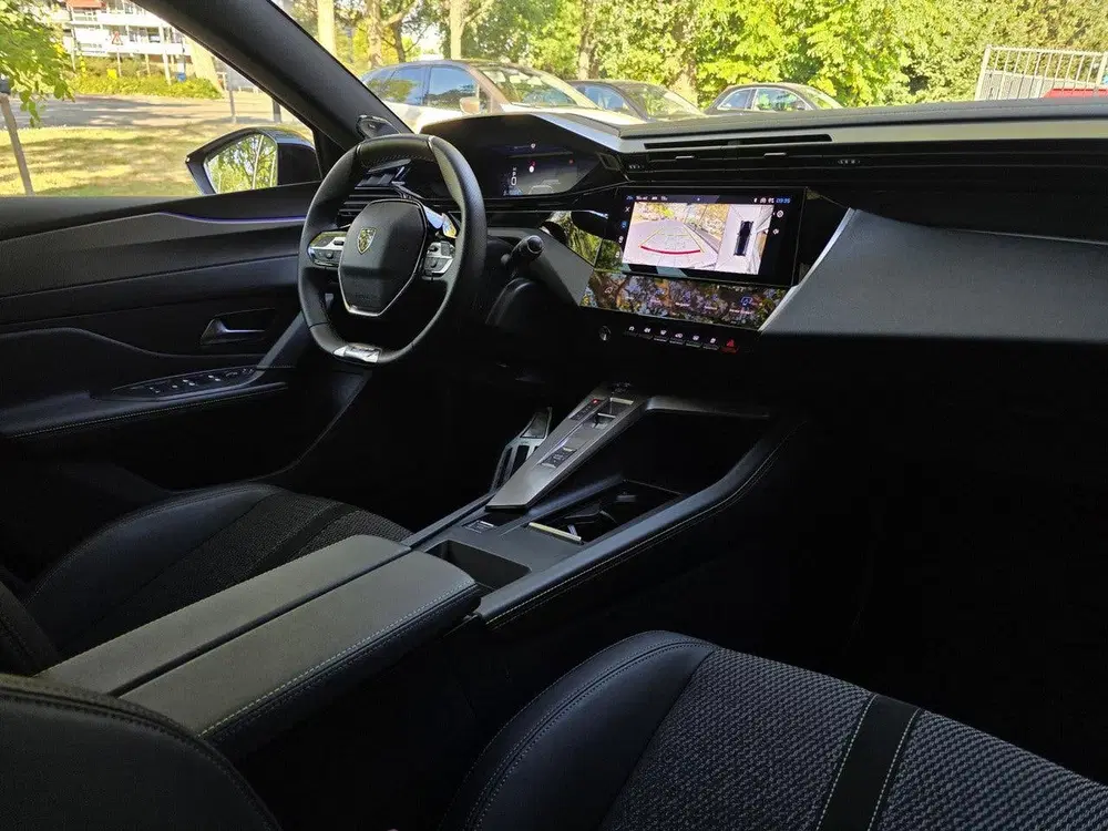 Peugeot 308 GT 1.2 Turbo 130pk EAT8 uit 2024, foto 13