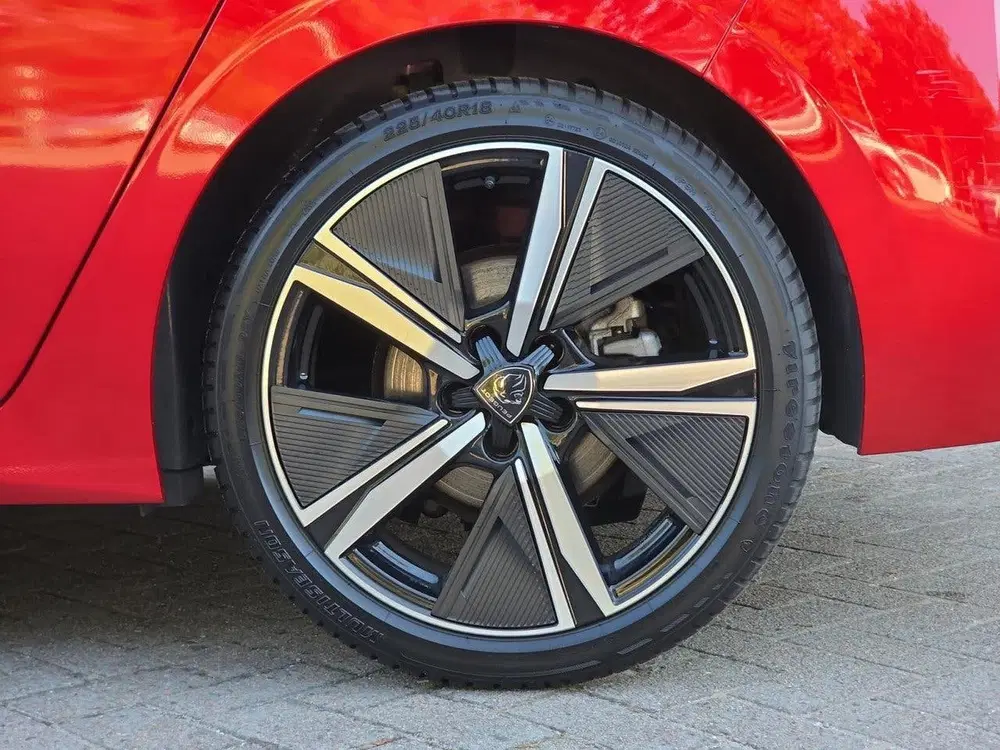 Peugeot 308 GT 1.2 Turbo 130pk EAT8 uit 2024, foto 8