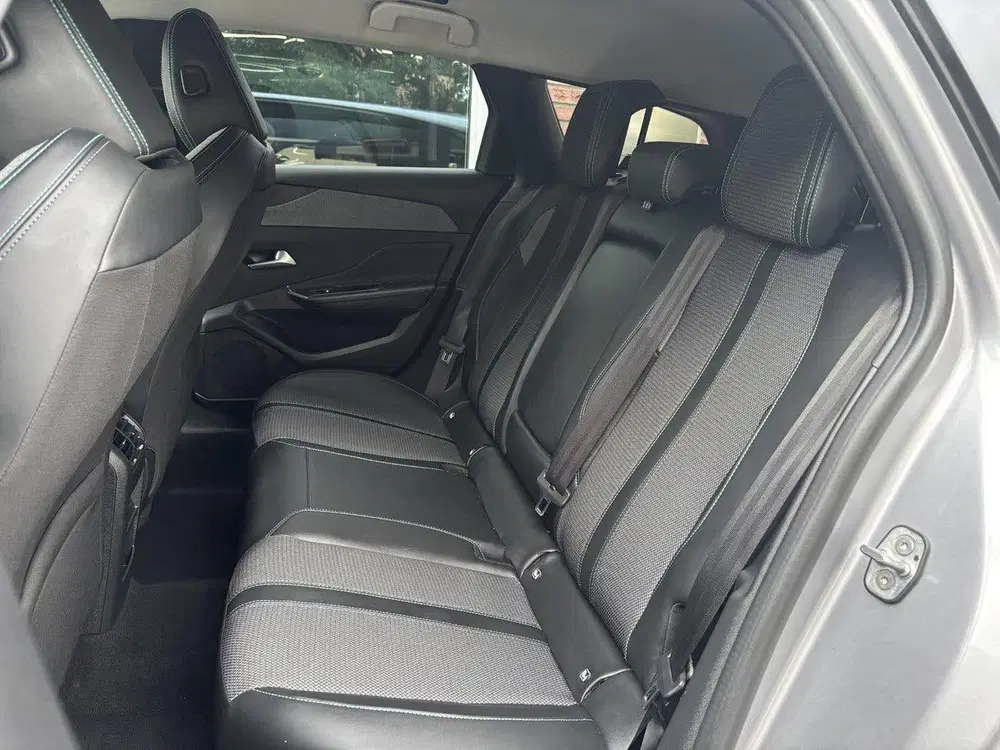 Peugeot 308 SW Allure Pack 1.2 Turbo 130pk EAT8 uit 2024, foto 9