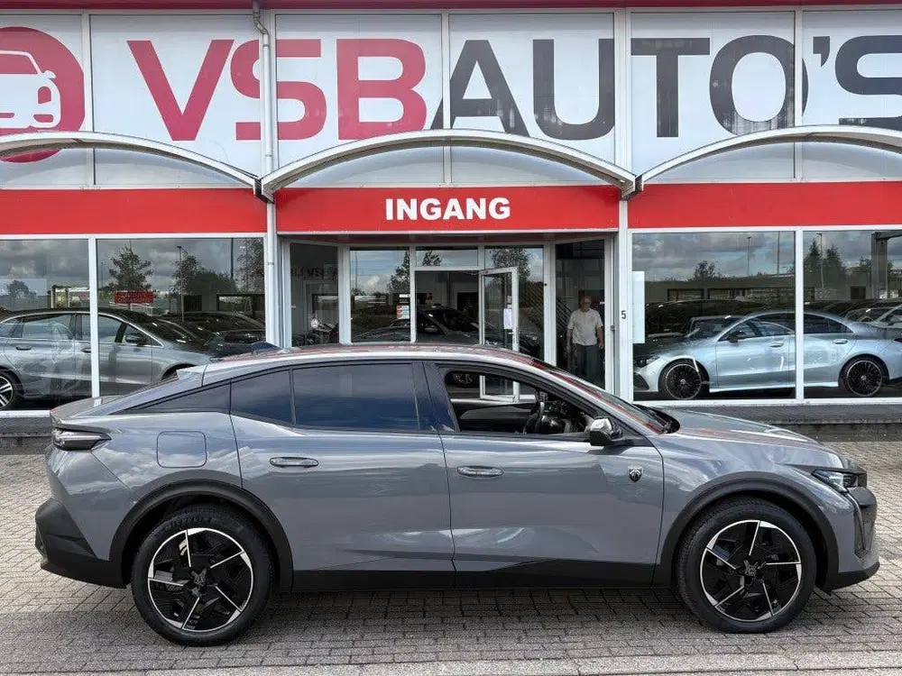 Peugeot 408 1.2 PURETECH 130PK AUT. GT NARDO-GREY NAVI uit 2023, foto 4