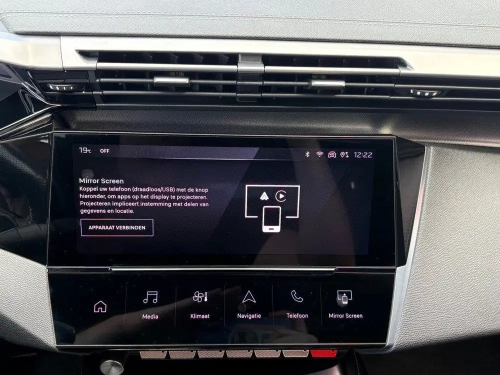Peugeot 408 1.2 PURETECH 130PK AUT. GT NARDO-GREY NAVI uit 2023, foto 9