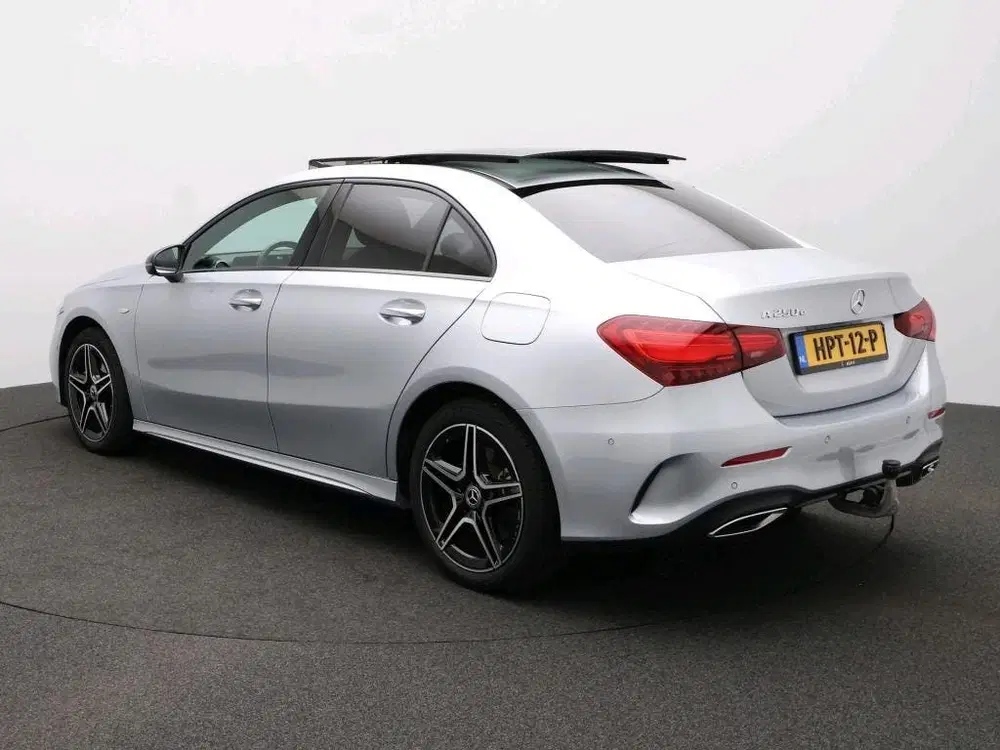Mercedes-Benz A-Klasse 250 e Business Solution AMG uit 2025, foto 4