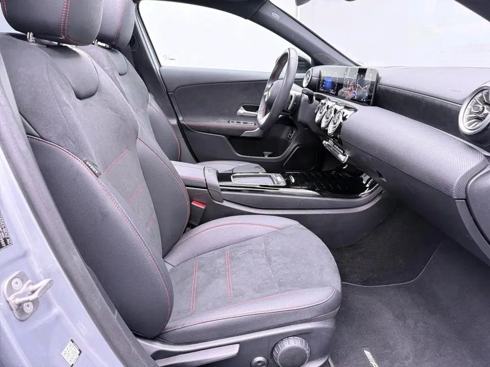 Mercedes-Benz A-Klasse 250 e Business Solution AMG uit 2025, foto 5