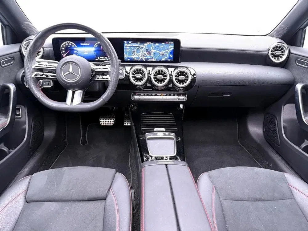 Mercedes-Benz A-Klasse 250 e Business Solution AMG uit 2025, foto 6