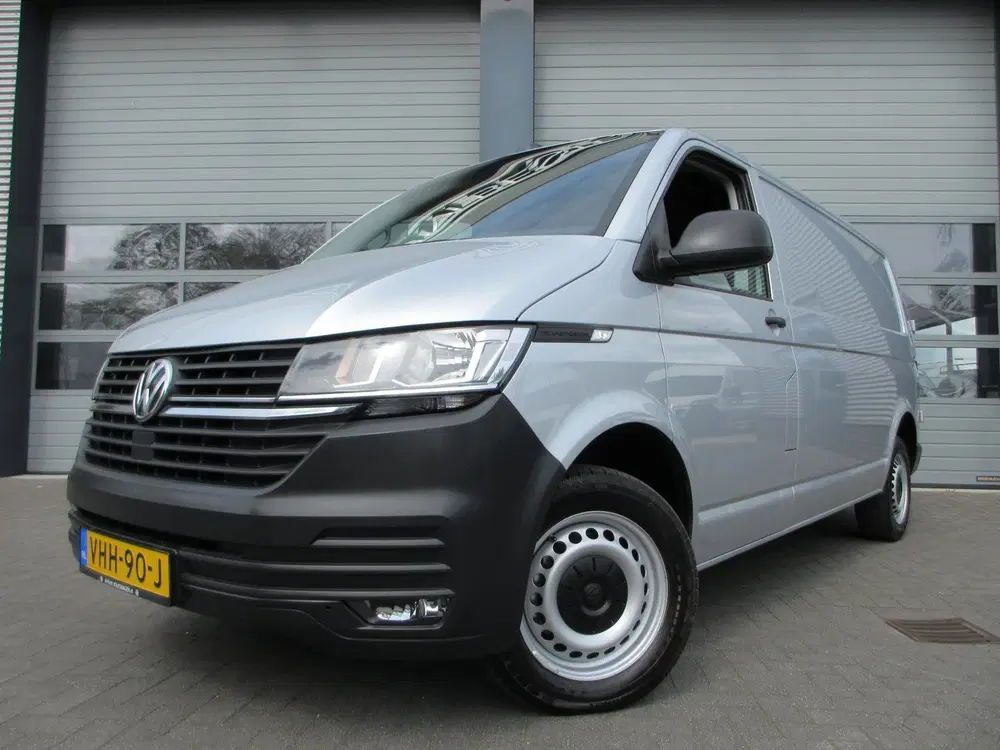 Volkswagen Transporter 2.0 TDI L2 uit 2020