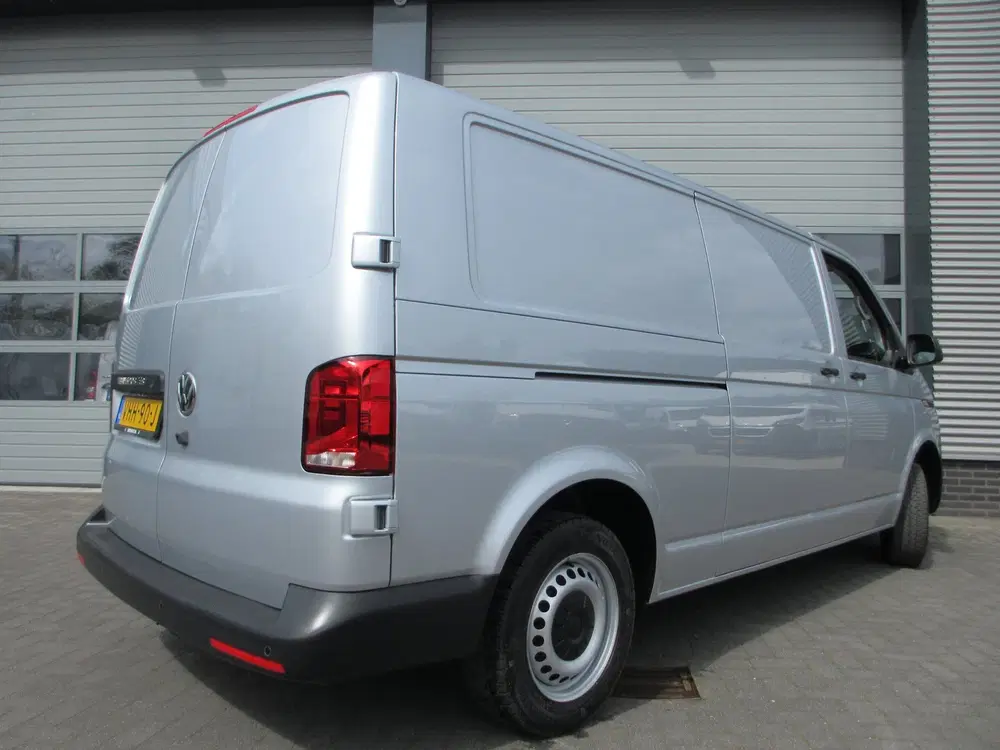 Volkswagen Transporter 2.0 TDI L2 uit 2020, foto 4