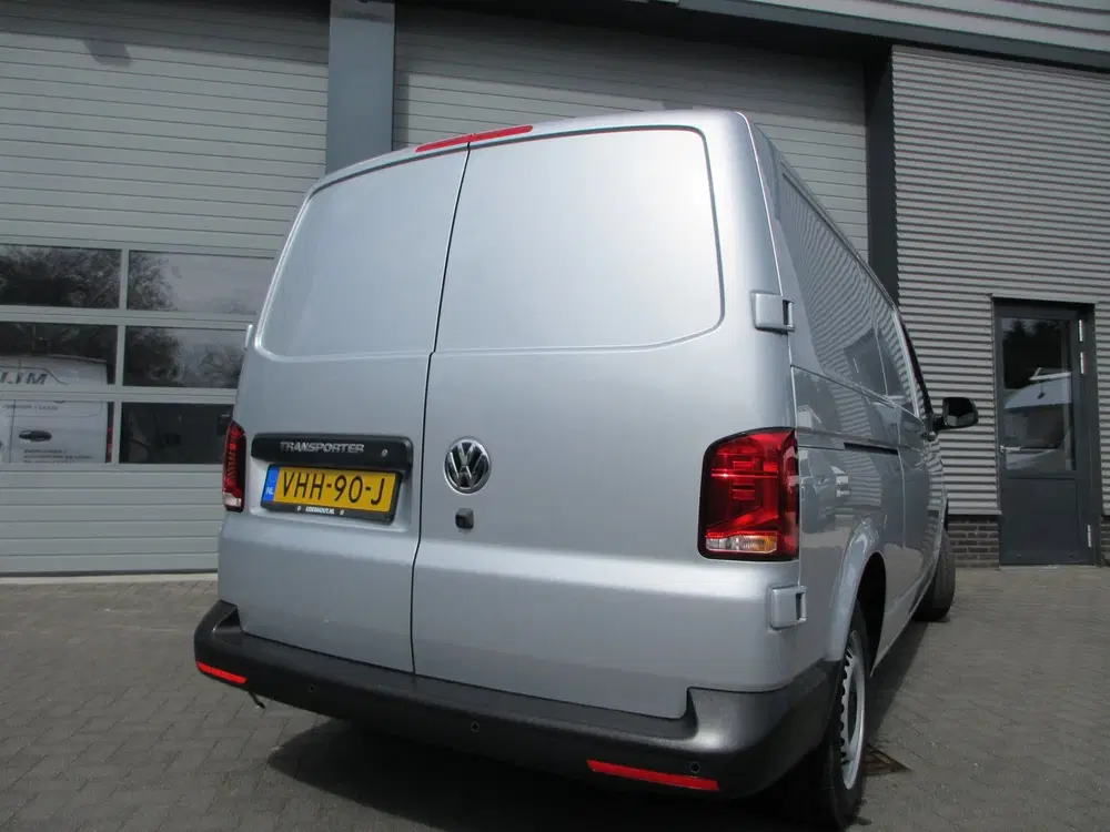 Volkswagen Transporter 2.0 TDI L2 uit 2020, foto 5
