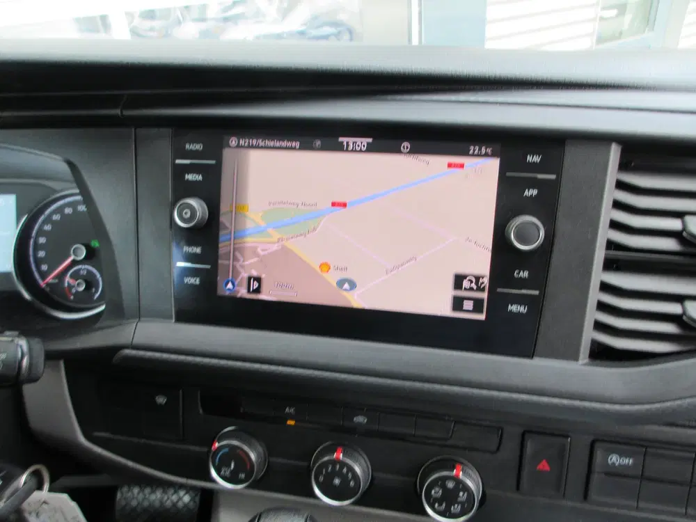 Volkswagen Transporter 2.0 TDI L2 uit 2020, foto 8