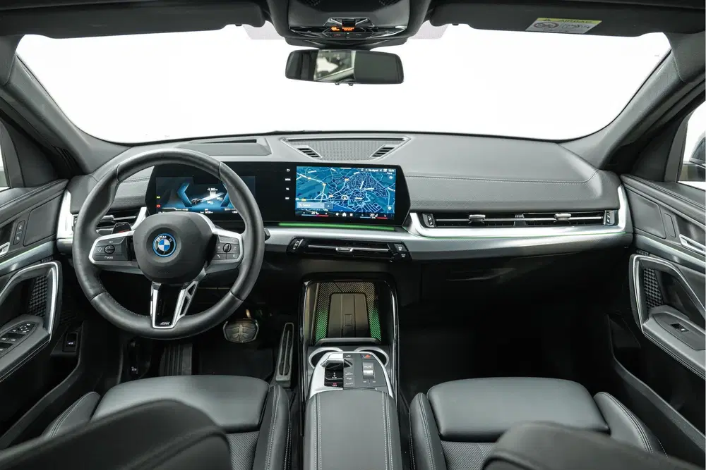 BMW iX2 xDrive30 High Executive M Sport uit 2025, foto 3