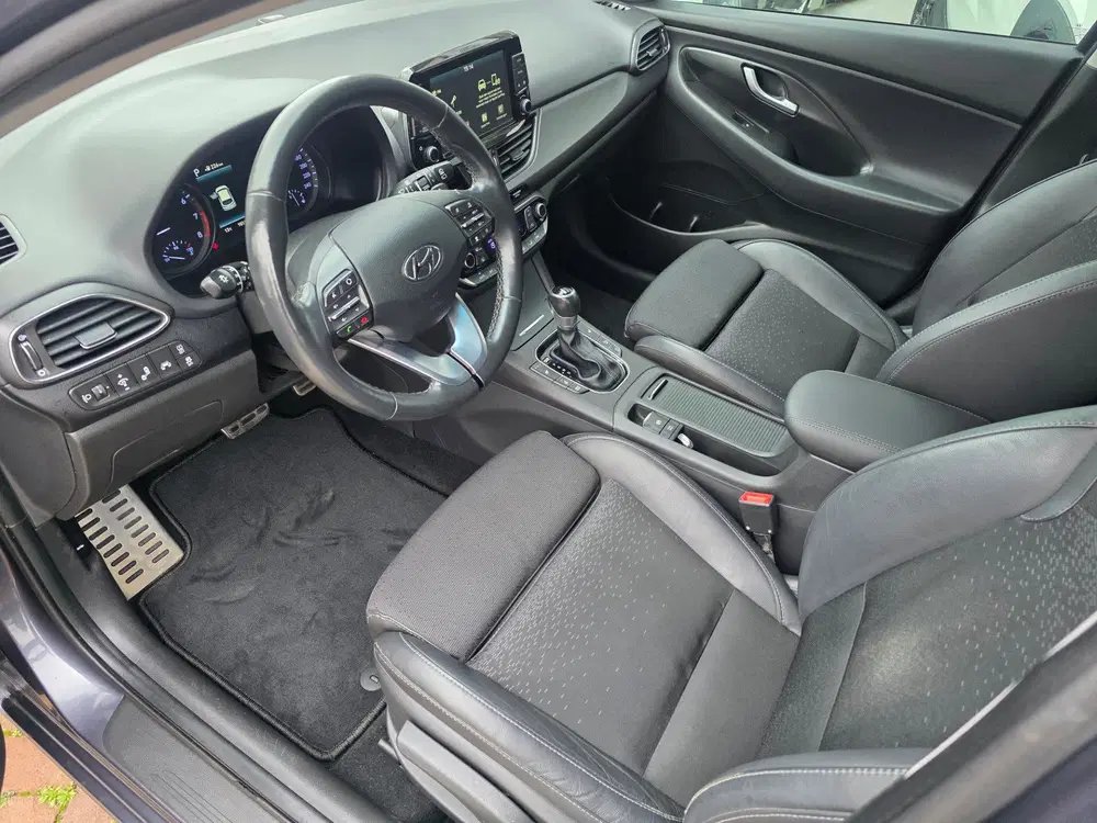 Hyundai i30 1.4 T-GDI Premiumautomaat uit 2019, foto 14