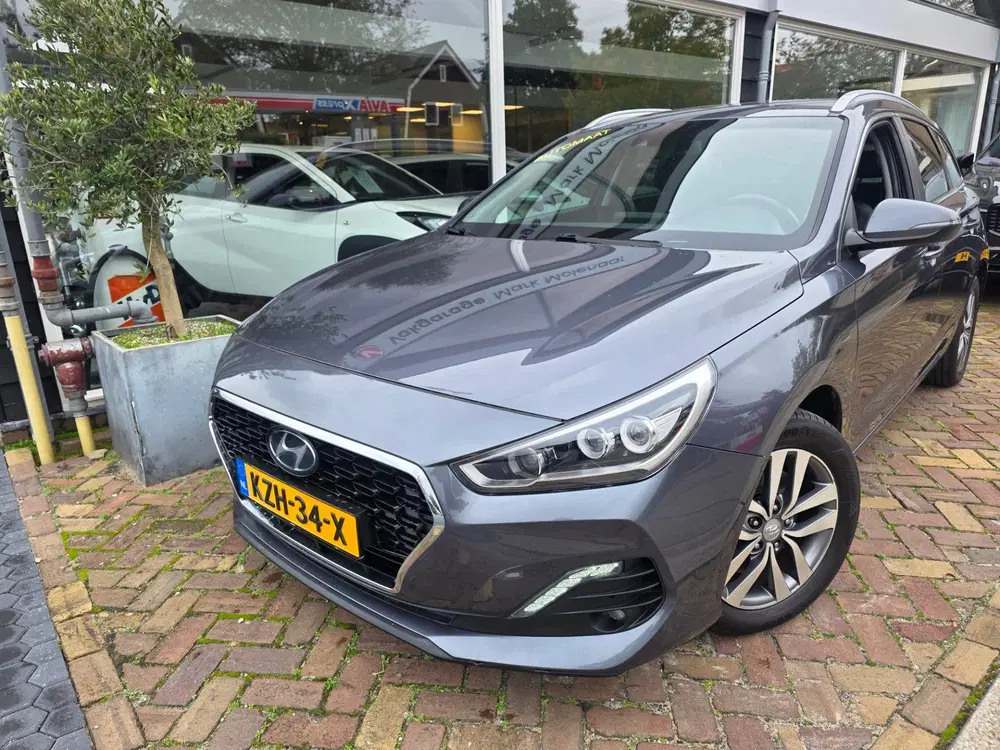 Hyundai i30 1.4 T-GDI Premiumautomaat uit 2019, foto 2