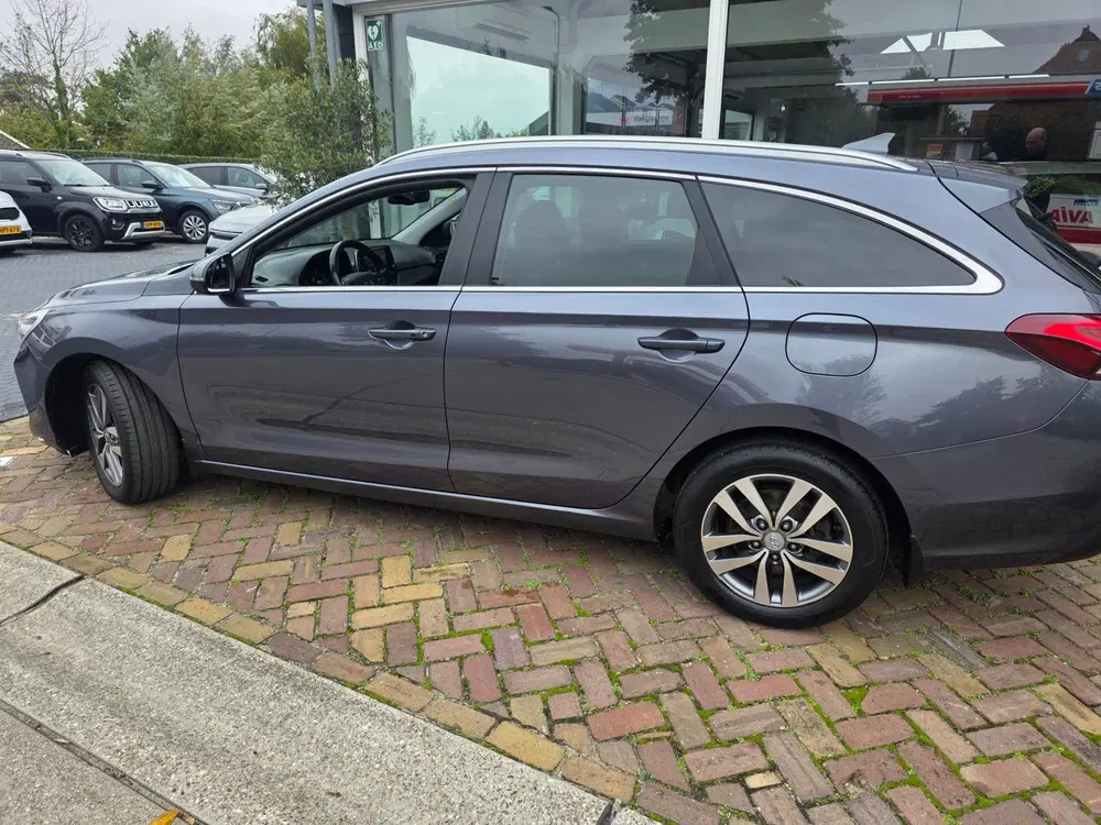 Hyundai i30 1.4 T-GDI Premiumautomaat uit 2019, foto 4