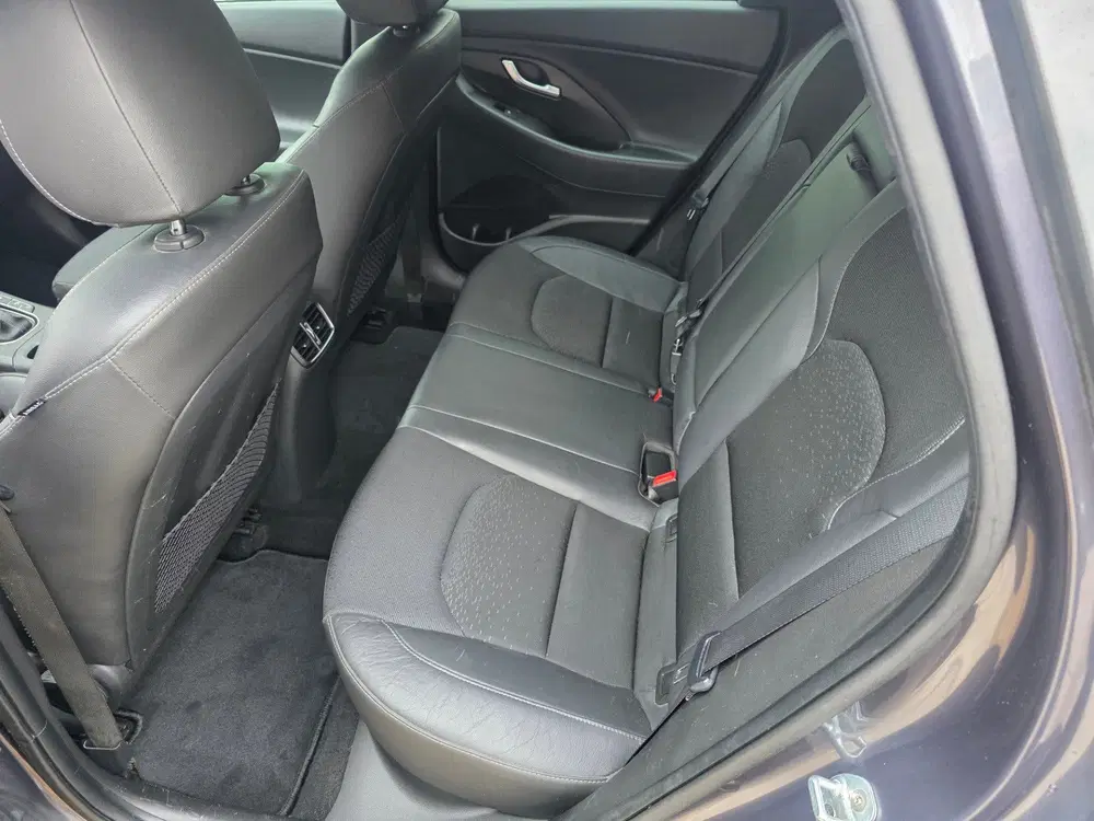 Hyundai i30 1.4 T-GDI Premiumautomaat uit 2019, foto 7