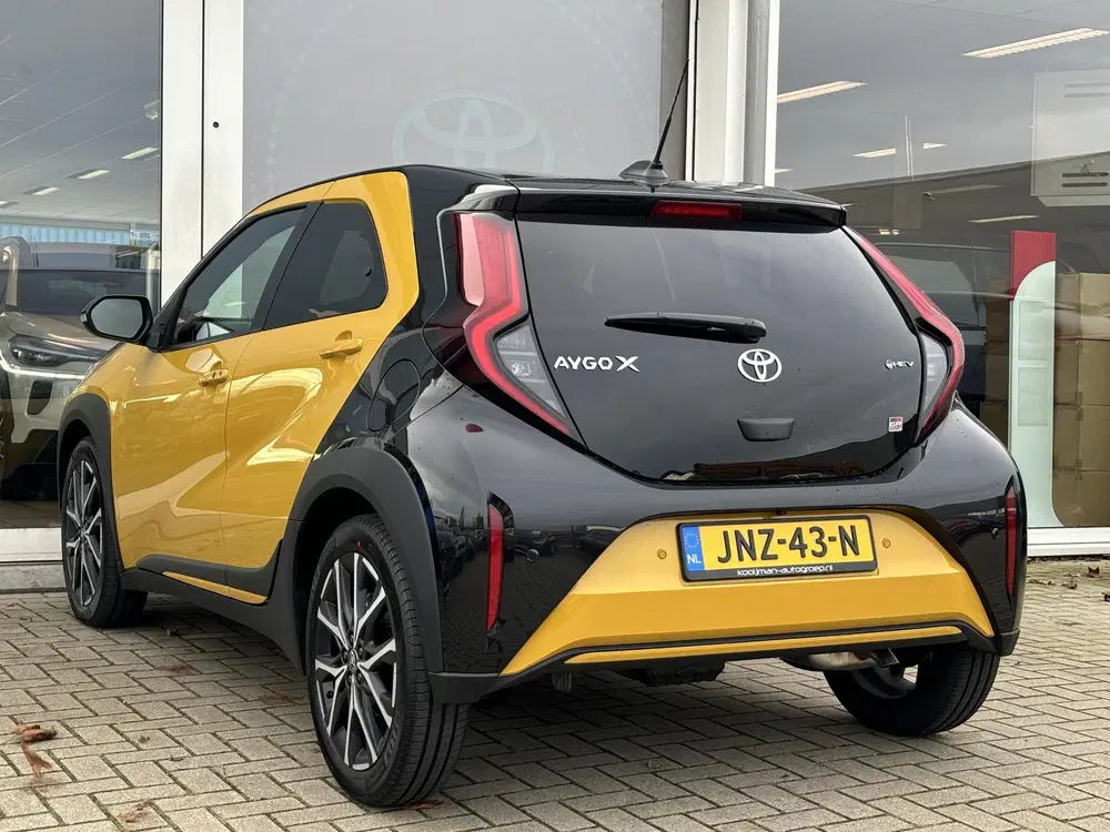 Toyota Aygo X Hybrid 115 GR Sport uit 2025, foto 11