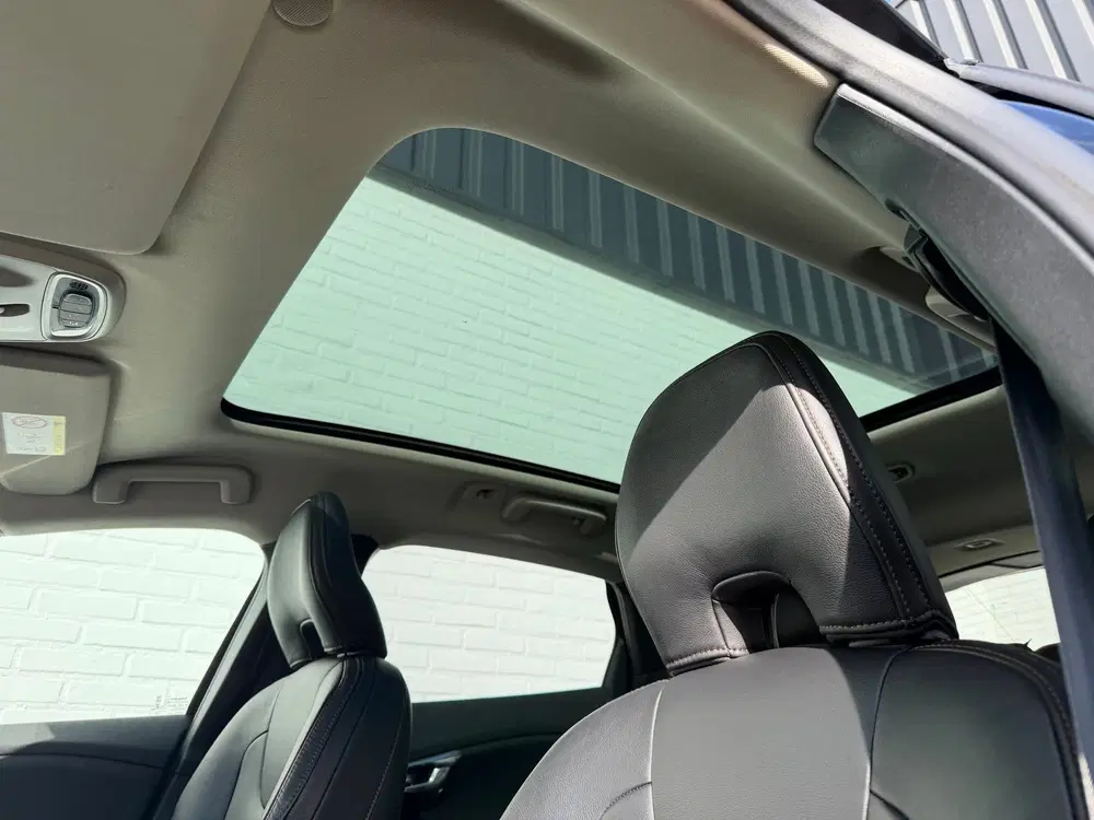 Volvo V40 Cross Country T3 Polar+ Luxury PANODAK l LEDER l C uit 2019, foto 12