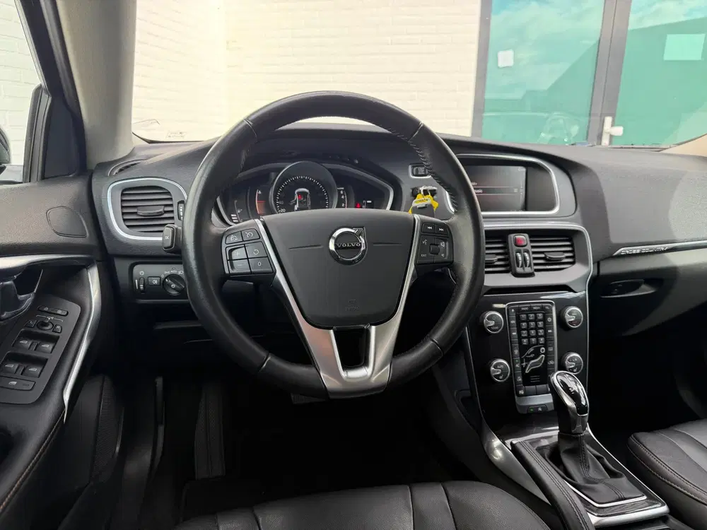 Volvo V40 Cross Country T3 Polar+ Luxury PANODAK l LEDER l C uit 2019, foto 13