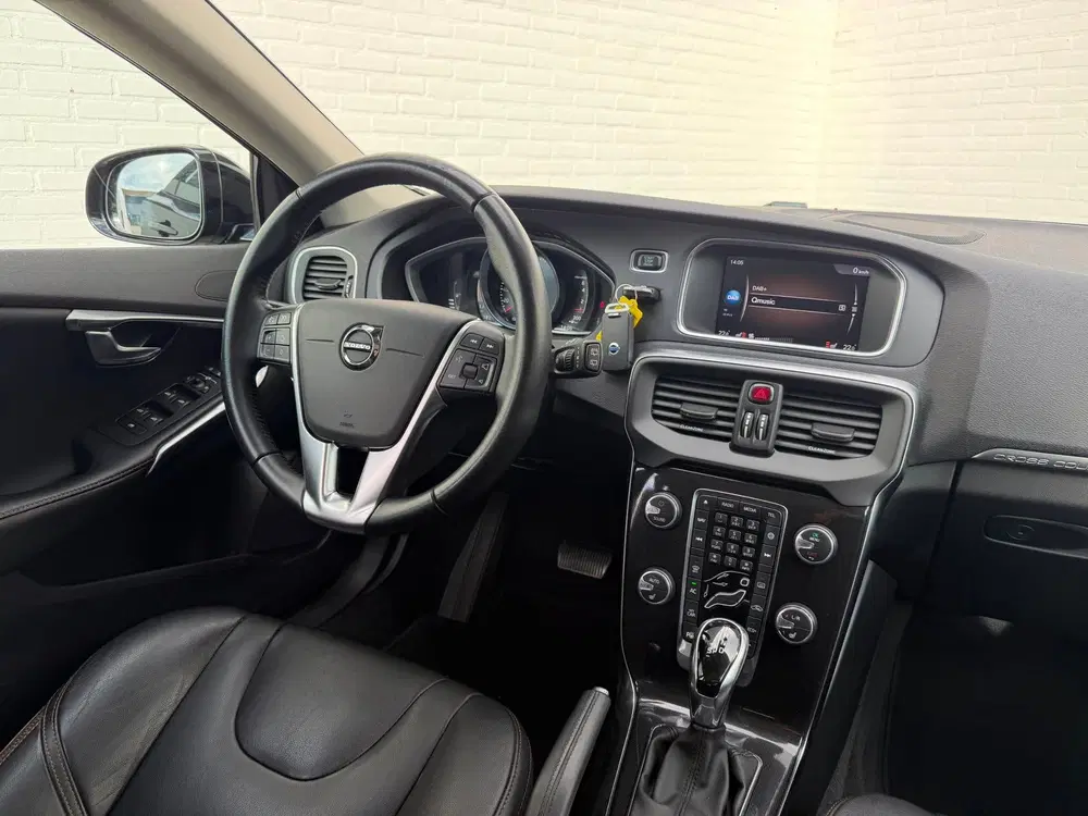 Volvo V40 Cross Country T3 Polar+ Luxury PANODAK l LEDER l C uit 2019, foto 14