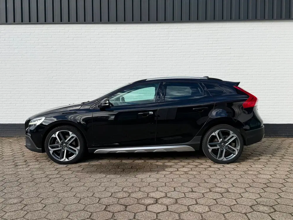 Volvo V40 Cross Country T3 Polar+ Luxury PANODAK l LEDER l C uit 2019, foto 2