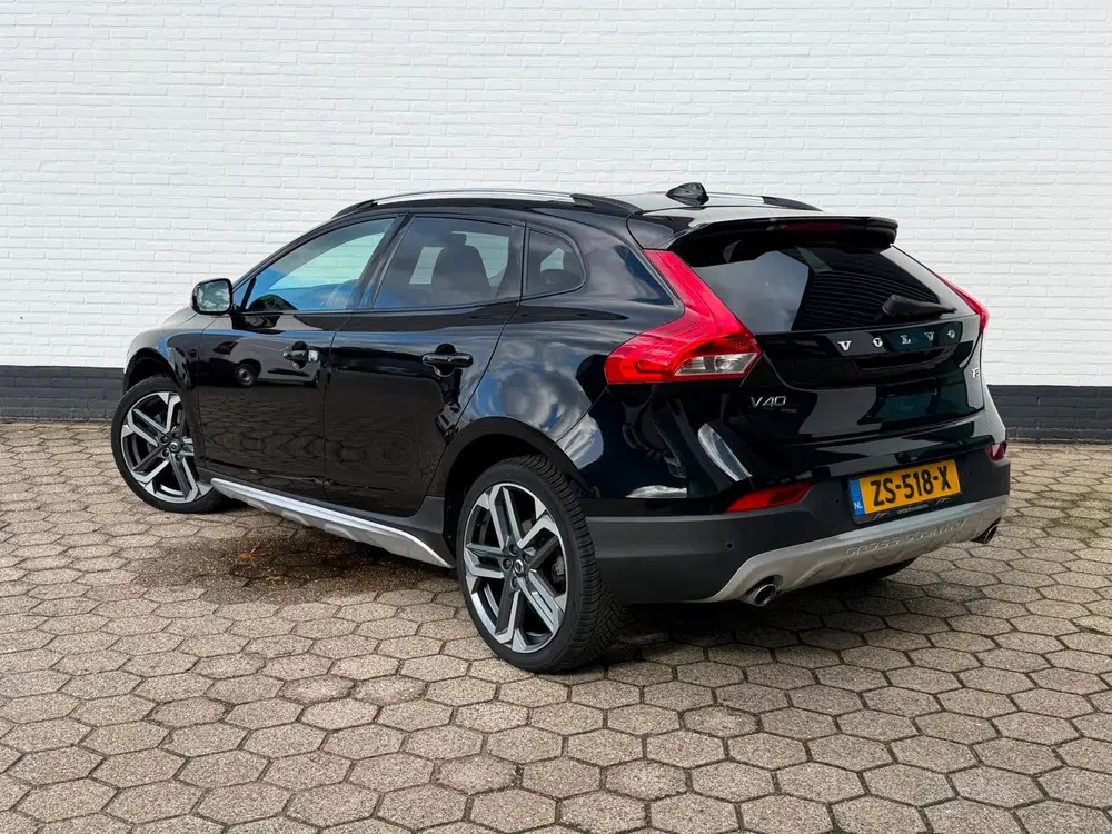 Volvo V40 Cross Country T3 Polar+ Luxury PANODAK l LEDER l C uit 2019, foto 3
