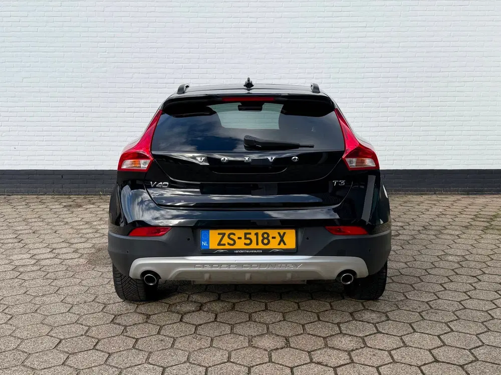 Volvo V40 Cross Country T3 Polar+ Luxury PANODAK l LEDER l C uit 2019, foto 4