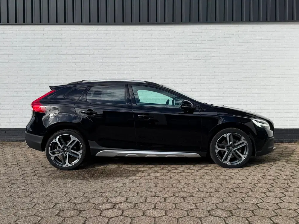 Volvo V40 Cross Country T3 Polar+ Luxury PANODAK l LEDER l C uit 2019, foto 6