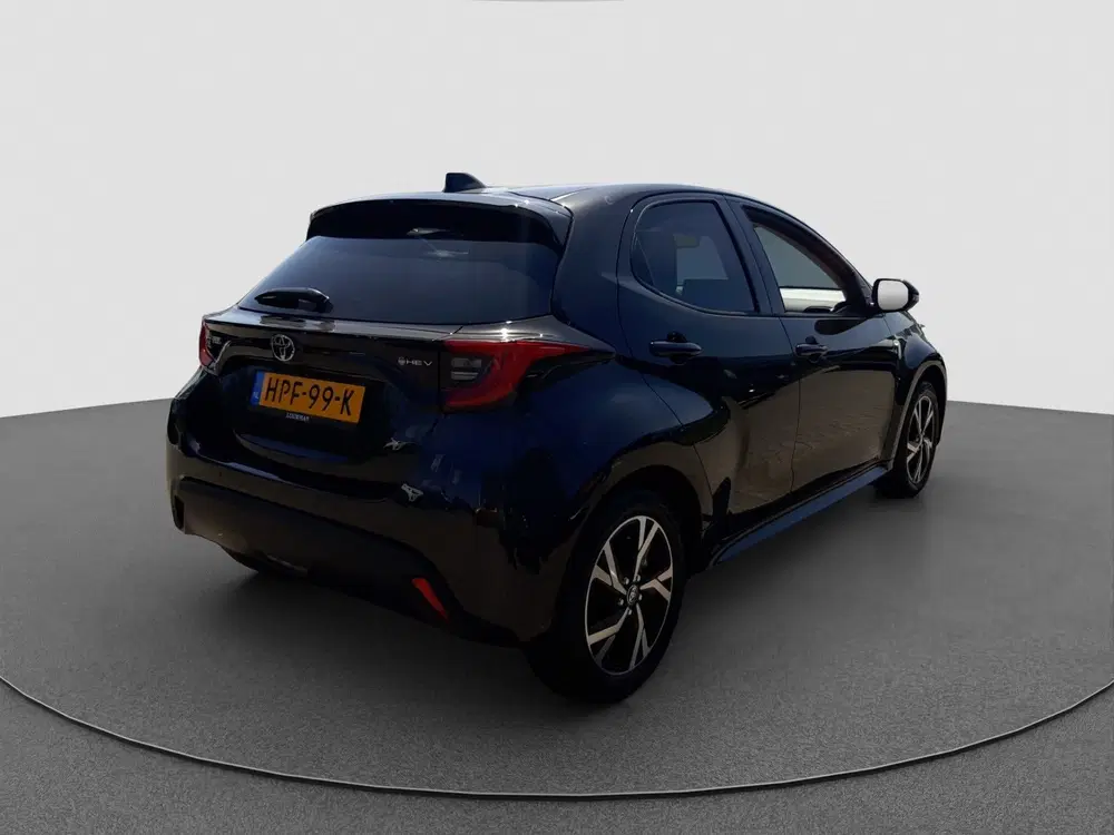 Toyota Yaris 1.5 Hybrid 115 Dynamic Comfort Pack uit 2025, foto 2
