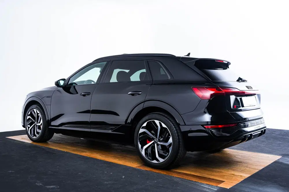 Audi Q8 e-tron 55 quattro S Edition 115 kWh Trekhaak uit 2024, foto 14