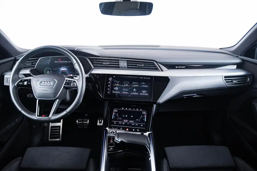 Audi Q8 e-tron 55 quattro S Edition 115 kWh Trekhaak uit 2024, foto 3