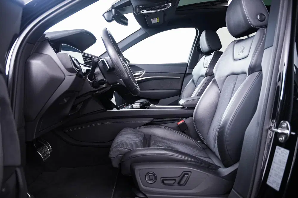 Audi Q8 e-tron 55 quattro S Edition 115 kWh Trekhaak uit 2024, foto 4