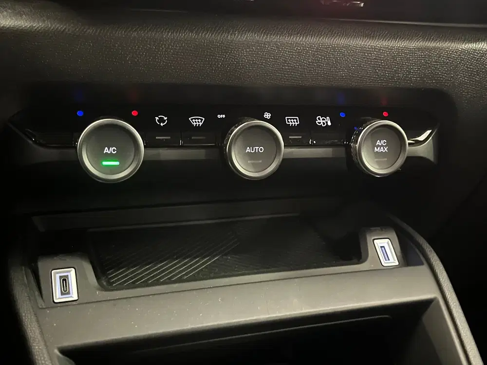 Citroën C4 1.2 Hybrid 136 Plus uit 2024, foto 6