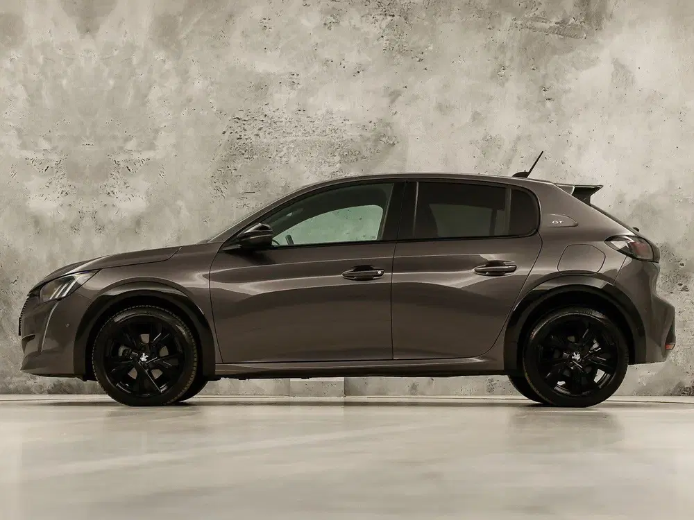 Peugeot 208 1.2 PureTech GT-Line Automaat (VIRTUAL COC uit 2021, foto 2