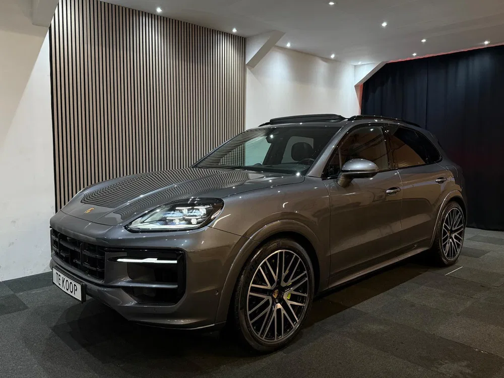 Porsche Cayenne 3.0 E-Hybrid Chrono sport l Pano l Leder l uit 2024, foto 2