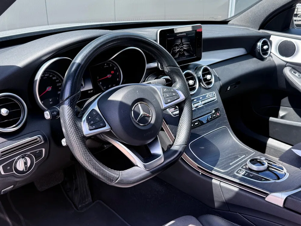 Mercedes-Benz C-Klasse 180 AMG Night Pakket l Pano l Keyles l Cam uit 2018, foto 14