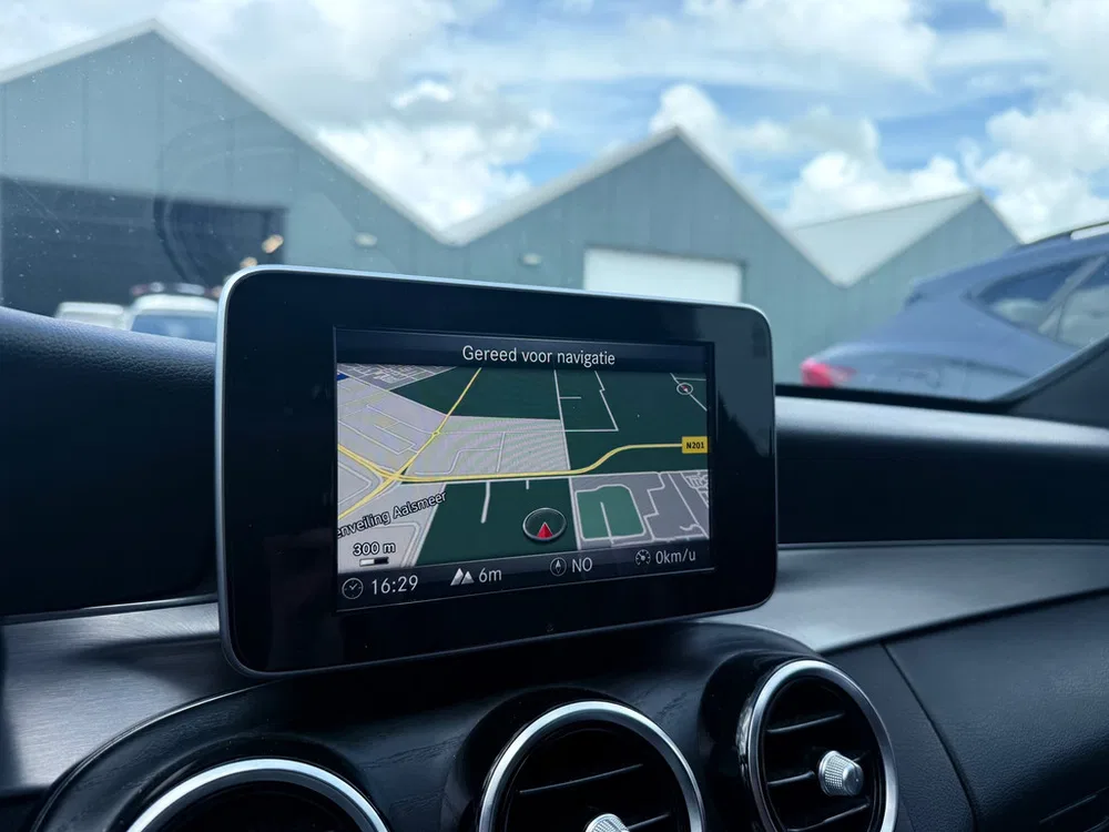 Mercedes-Benz C-Klasse 180 AMG Night Pakket l Pano l Keyles l Cam uit 2018, foto 18
