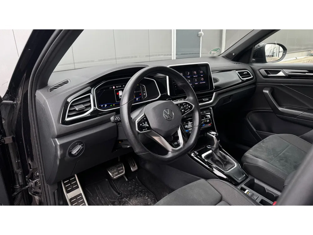 Volkswagen T-Roc 1.5 TSI R-Line Pano l IQ l Camera l Keyles uit 2022, foto 10