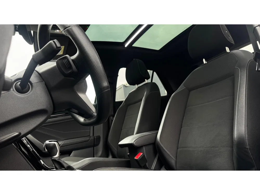 Volkswagen T-Roc 1.5 TSI R-Line Pano l IQ l Camera l Keyles uit 2022, foto 9