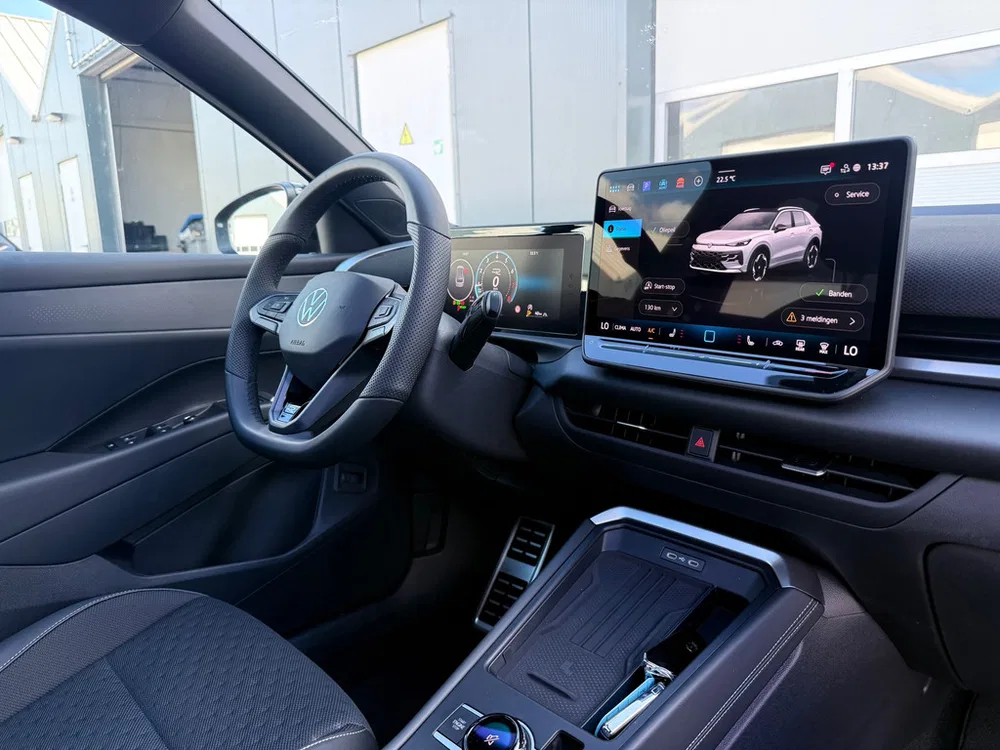 Volkswagen T-Roc 1.5 TSI R-Line Pano l Camera l Ambient l A uit 2026, foto 13