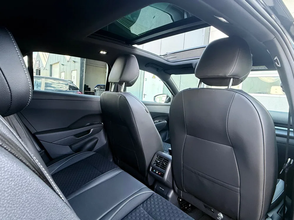 Volkswagen T-Roc 1.5 TSI R-Line Pano l Camera l Ambient l A uit 2026, foto 15